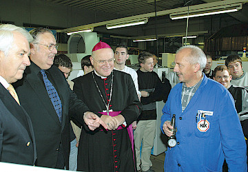 Der Bischof von Trier, Prof. Dr. Reinhard Marx, besucht im Rahmen der Lehrer-Info-Tage das Metall- und Technologiezentrum der HwK