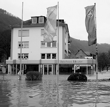 Das Kfz-Unternehmen Meurer aus Cochem an der Mosel im Hochwasser