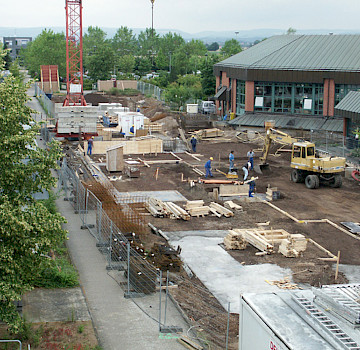 Spatenstich für das neue „Kompetenzzentrum für Gestaltung, Fertigung und Kommunikation“
