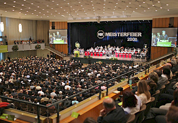 Gäste  in der Rhein-Mosel-Halle zur großen HwK-Meisterfeier