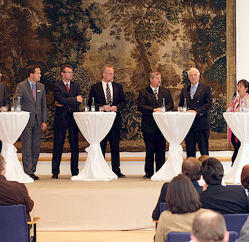 Großer Austausch über Finanzierungsmöglichkeiten