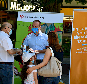 Berater und Interessierte bei den Azubispots