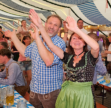 Gäste - Handwerker, Vertreter aus Ehrenamt, Wirtschaft und Politik sowie Mitarbeiter der HwK Koblenz feierten am Tag des Handwerks