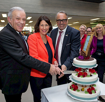 HwK-Präsident Kurt Krautscheid, Wirtschaftsministerin Daniela Schmitt und HwK-Hauptgeschäftsführer Ralf Hellrich (ganz vorne, von links)