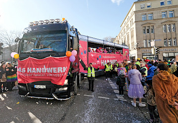 HwK-Wagen beim Rosenmontagszug
